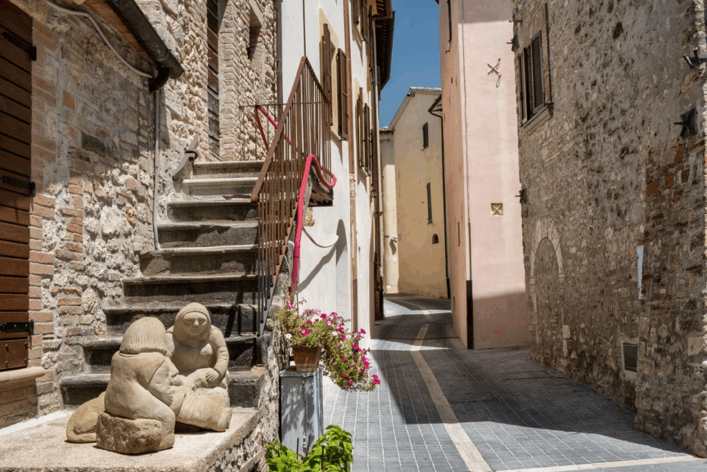 Il borgo della pietra rosa